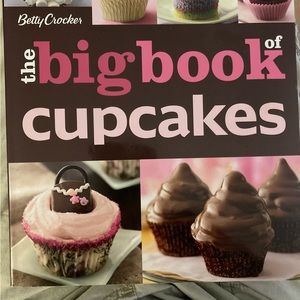 Betty Crocker’s Big Book of Cupcakes